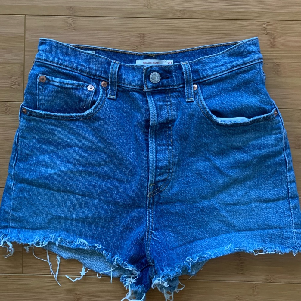 Levi’s rib cage short size 28